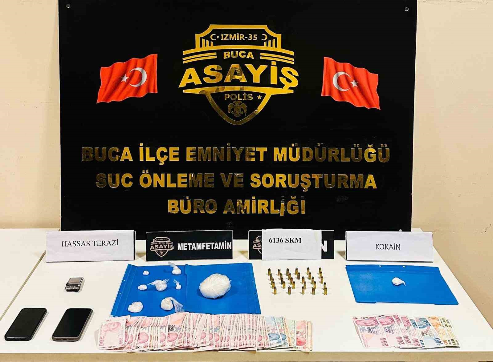 izmirde uyusturucu operasyonu 2 gozalti 0 ZRCb3GRR