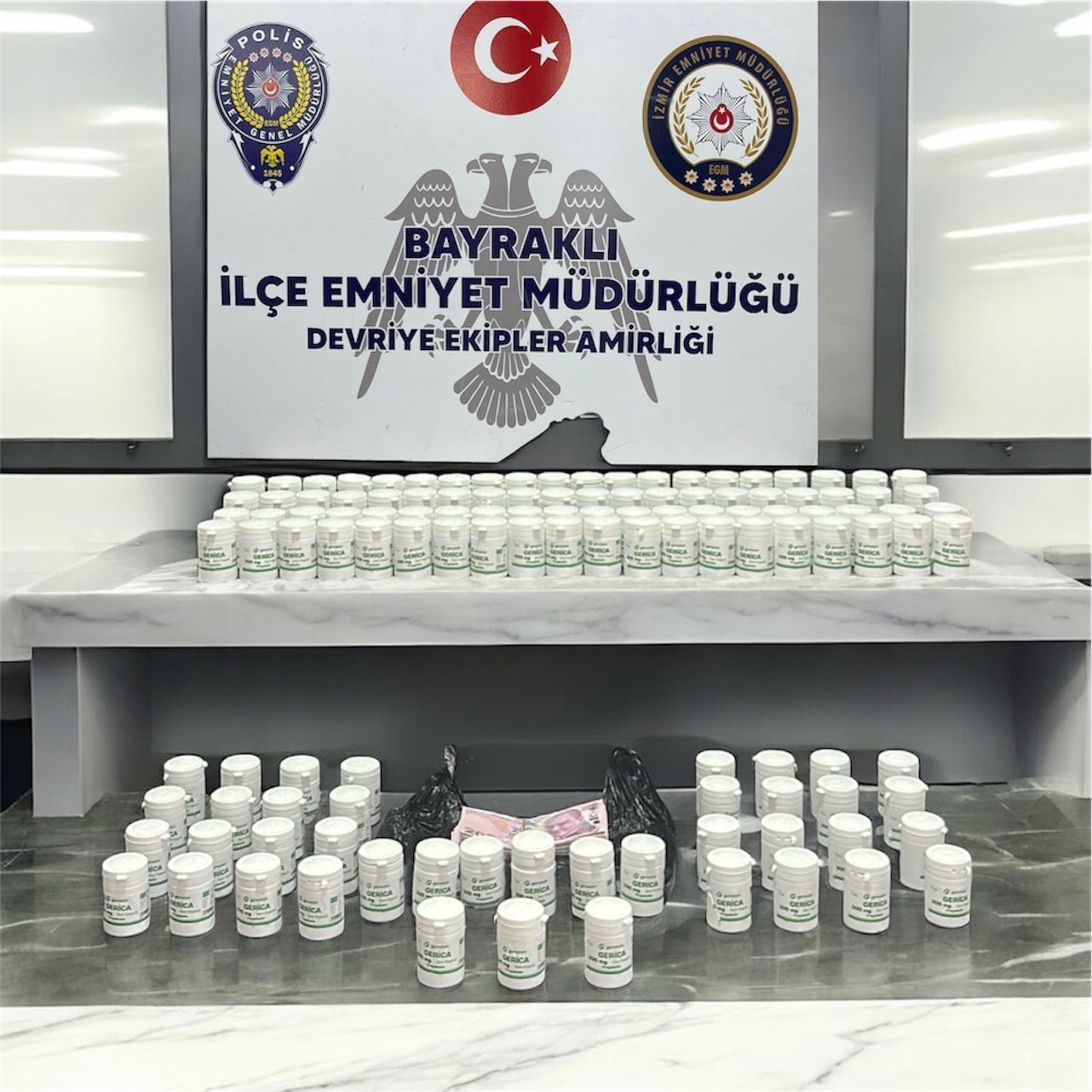 İzmir’de uyuşturucu operasyonu: 3 gözaltı 4 izmirde uyusturucu operasyonu 3 gozalti 0 DhJX2Dmz