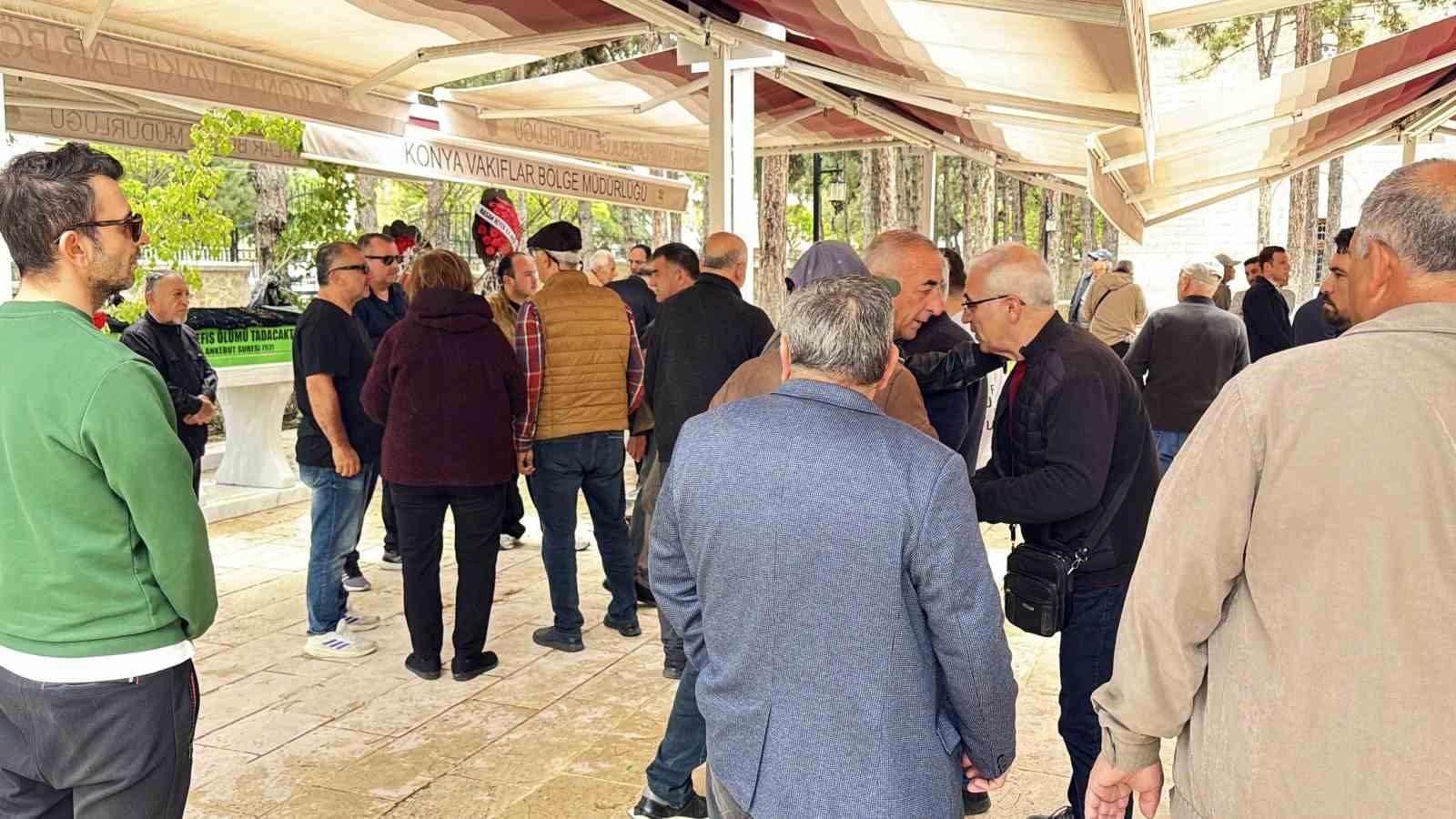izmirde vahsete kurban giden emine donmeze memleketi aksehirde aci veda 3 dku9sWLN
