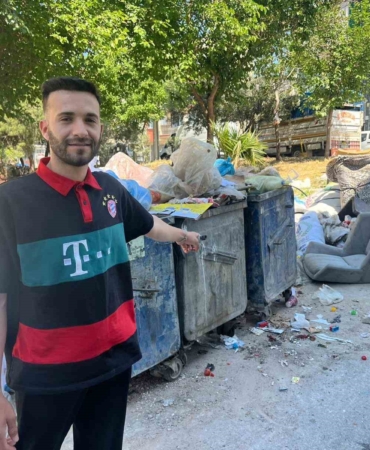 izmirde-vatandaslarin-cop-isyani-bari-bayramda-temizleyin-FILCa9d2.jpg