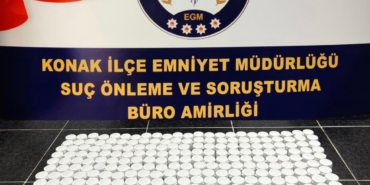 izmirde-yarim-milyona-yakin-uyusturucu-hap-ele-gecirildi-nTkOSXed.jpg