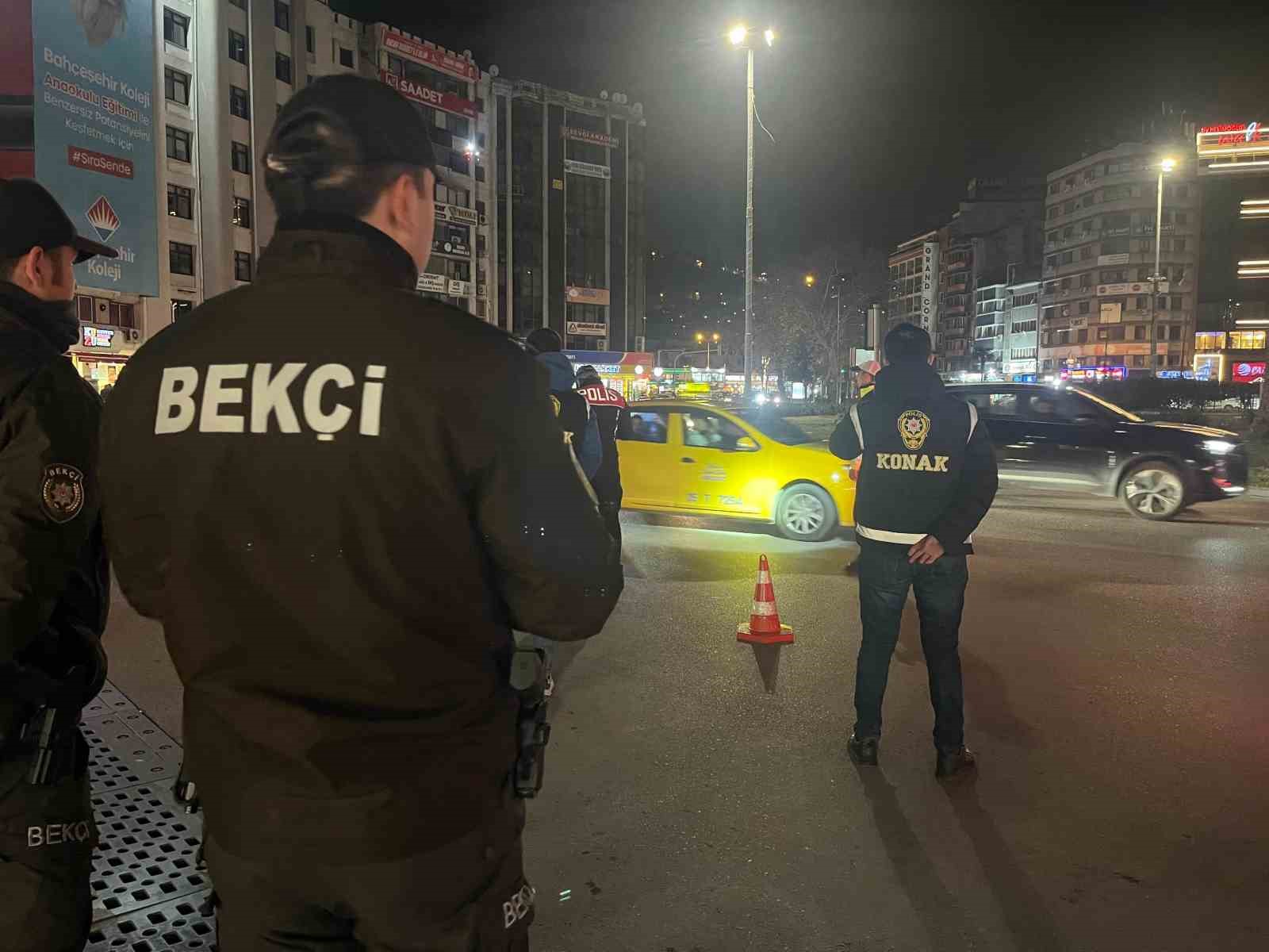izmirde yeni yil mesaisi 13 bin personel sahada 5 TPrRsKjX