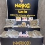 izmirde-zehir-tacirlerine-baskin-115-kilo-uyusturucu-ele-gecirildi-4s66PeLB.jpg