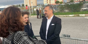 izmirde-zimmet-sorusturmasinda-gozaltina-alinan-9-supheli-adliyede-qYKZOvQm.jpg