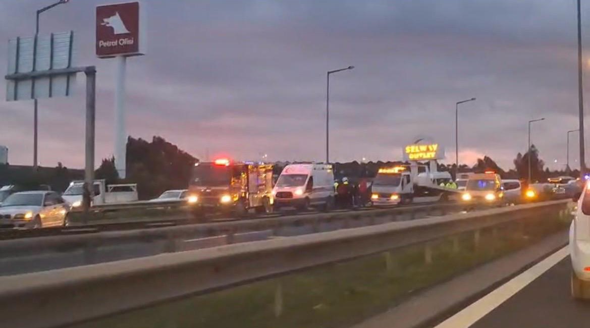 izmirde zincirleme trafik kazasi 7 yarali 2