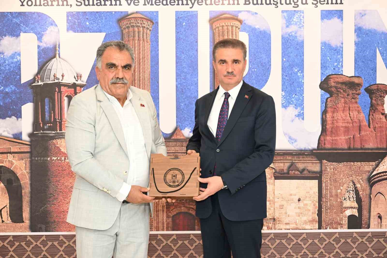 izmirdeki erzurumlular memleket ziyareti ile hasret giderdi 0 mMI2CpQ4