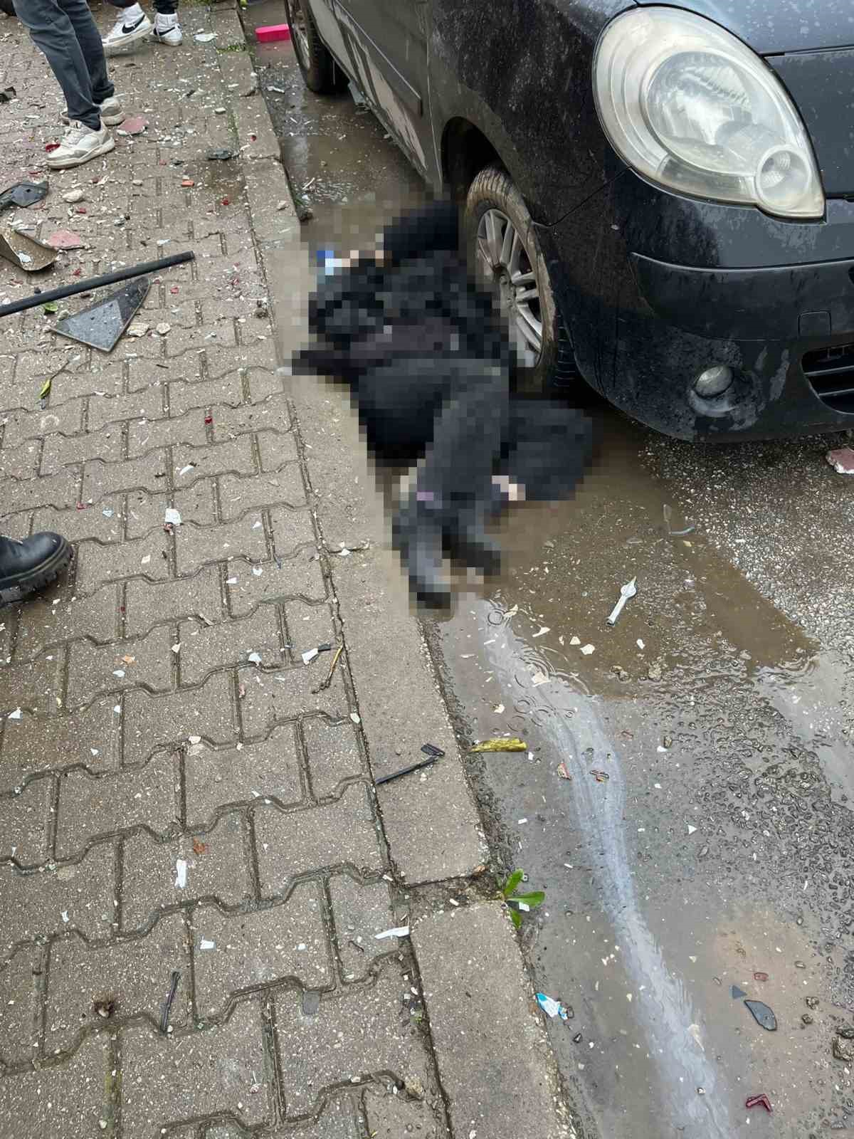 İzmir’deki feci kazada ağır yaralanan yazar yaşam mücadelesini kaybetti 5 izmirdeki feci kazada agir yaralanan yazar yasam mucadelesini kaybetti 1 wJA2qXky