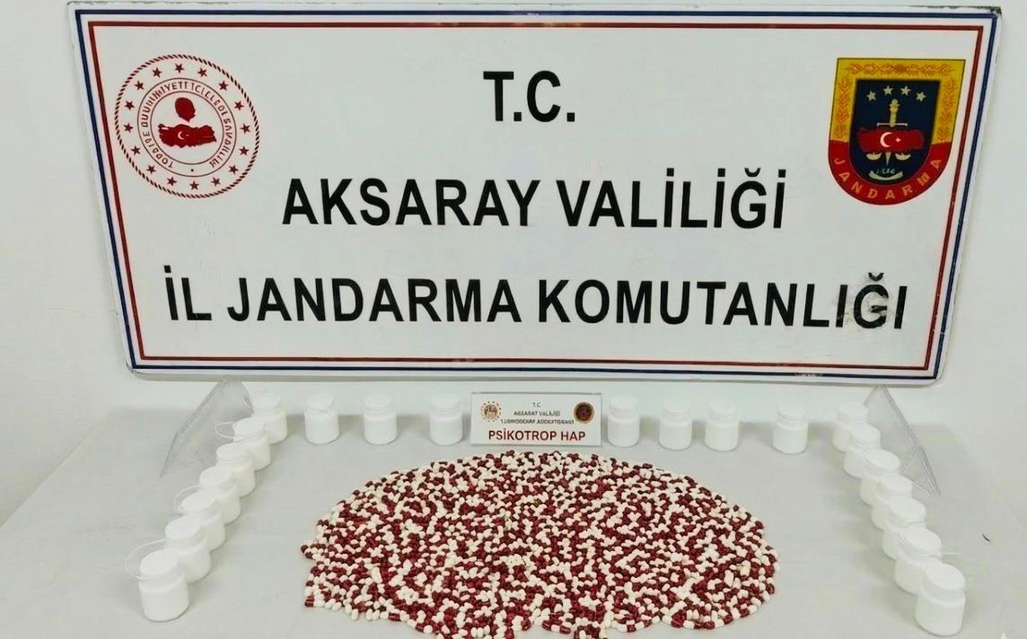 izmirden aksaraya uyusturucu sevkiyatina jandarma darbesi 3 tutuklama 0 KLvfHCgw