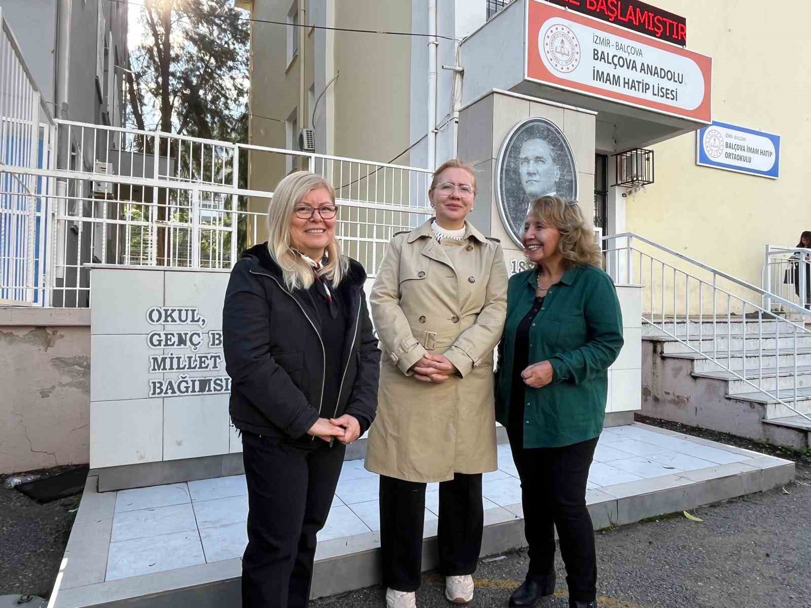 izmirden koy okullarina yurek isitan sevgi koprusu 3 wYh3ZgE2