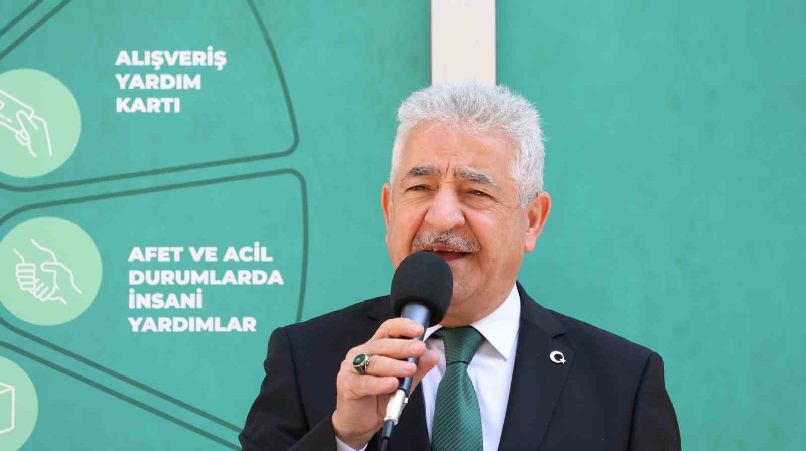 izmirin ilk iyilik carsisi bayraklida kapilarini acti 7 iNyc3v8R