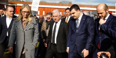izmirin-ilk-millet-bahcesi-bergamada-acildi-NfTCIQJL.jpg