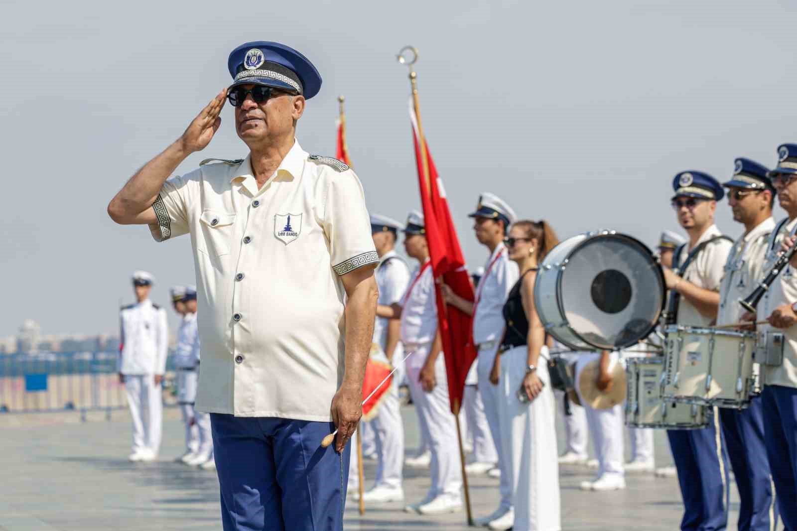 İzmir’in tarihine 83 yıldır "müzikle" tanıklık ediyorlar 6 izmirin tarihine 83 yildir muzikle taniklik ediyorlar 2 W2fTqF77
