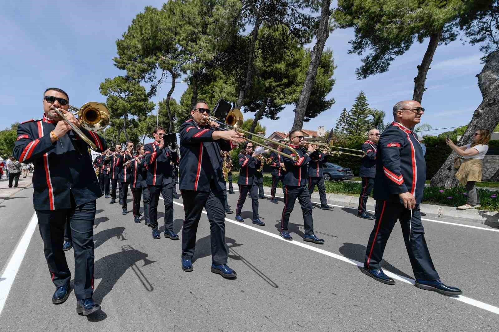 İzmir’in tarihine 83 yıldır "müzikle" tanıklık ediyorlar 7 izmirin tarihine 83 yildir muzikle taniklik ediyorlar 3 RtZdiBDg