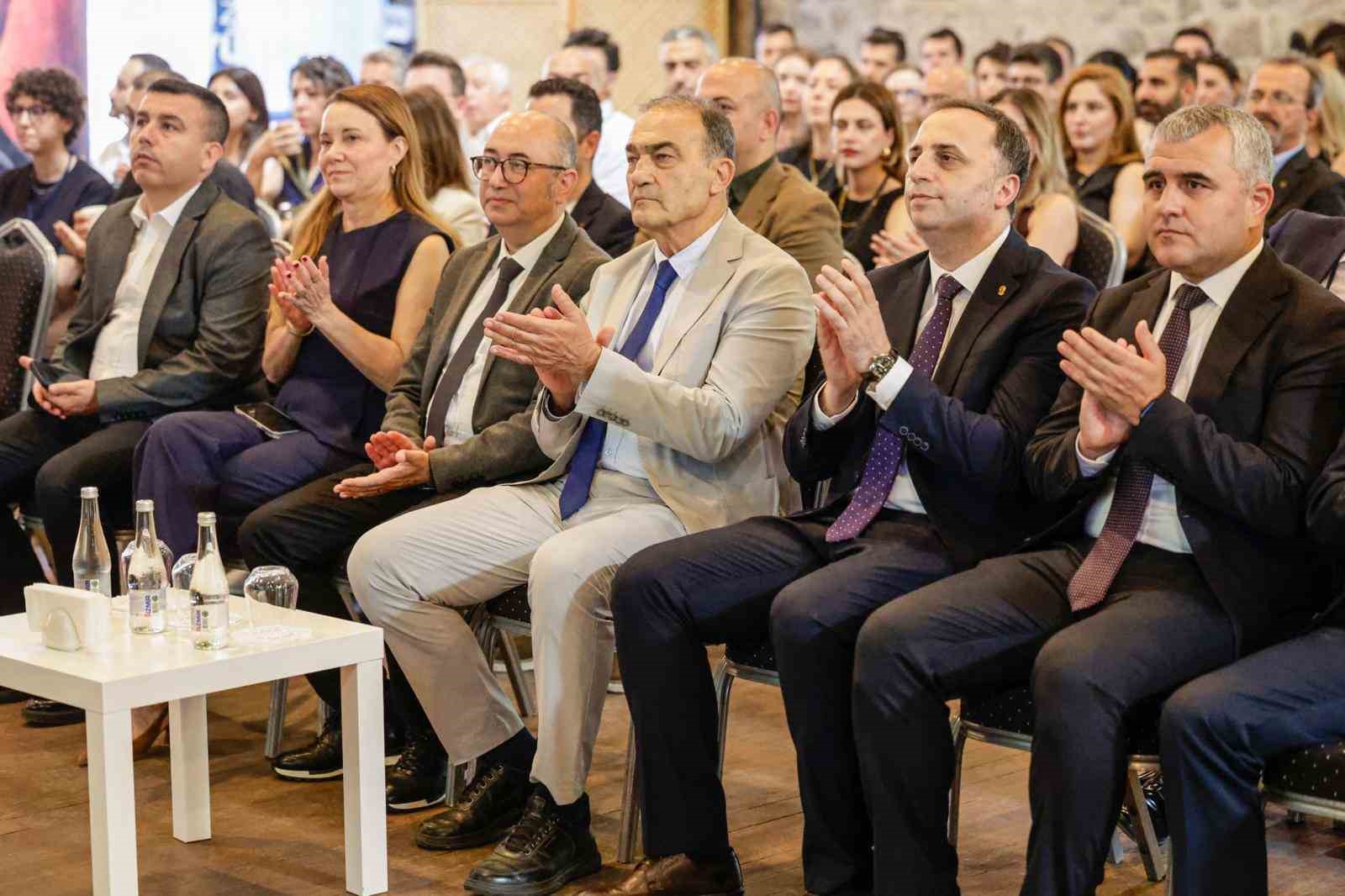 İzmir’in ulaşım geleceği ortak akılla şekilleniyor 6 izmirin ulasim gelecegi ortak akilla sekilleniyor 2