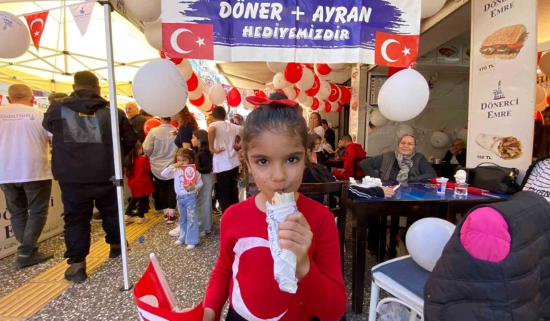 izmirli-donerci-gelenegi-surdurdu-29-ekimde-cocuklara-ucretsiz-doner-ikrami-eBnhqVRj.jpg
