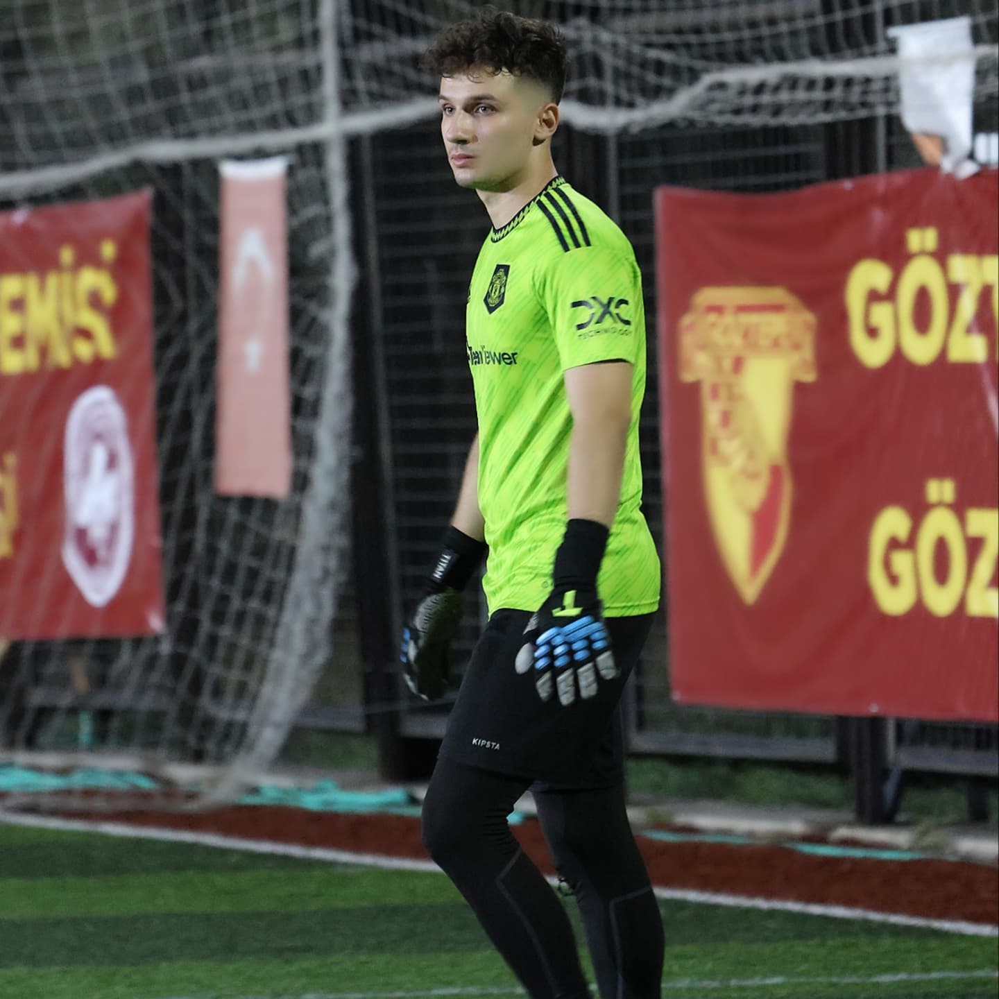 izmirli kaleci kaan tinmaz takimsiz kaldi hali sahaya kiralik kaleci oldu 1 IbkbwkIl