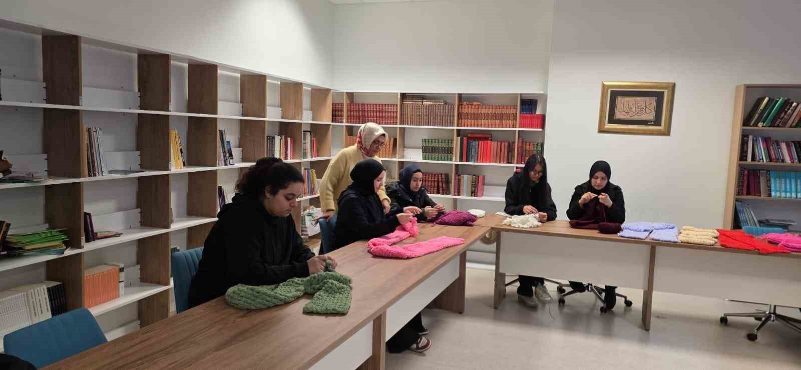 izmirli ogrencilerin el emegi gazzede iftar sofrasina donustu 1
