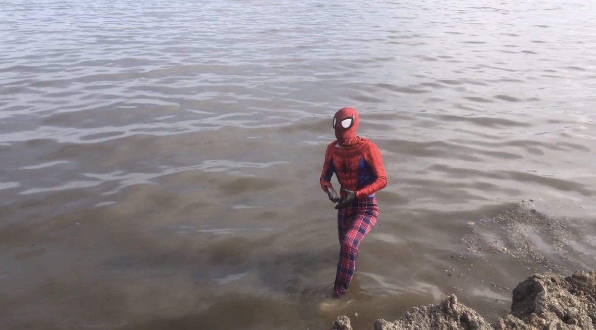 izmirli spidermanden van golune dikkat ceken dalis 0 FTu7Aqz8
