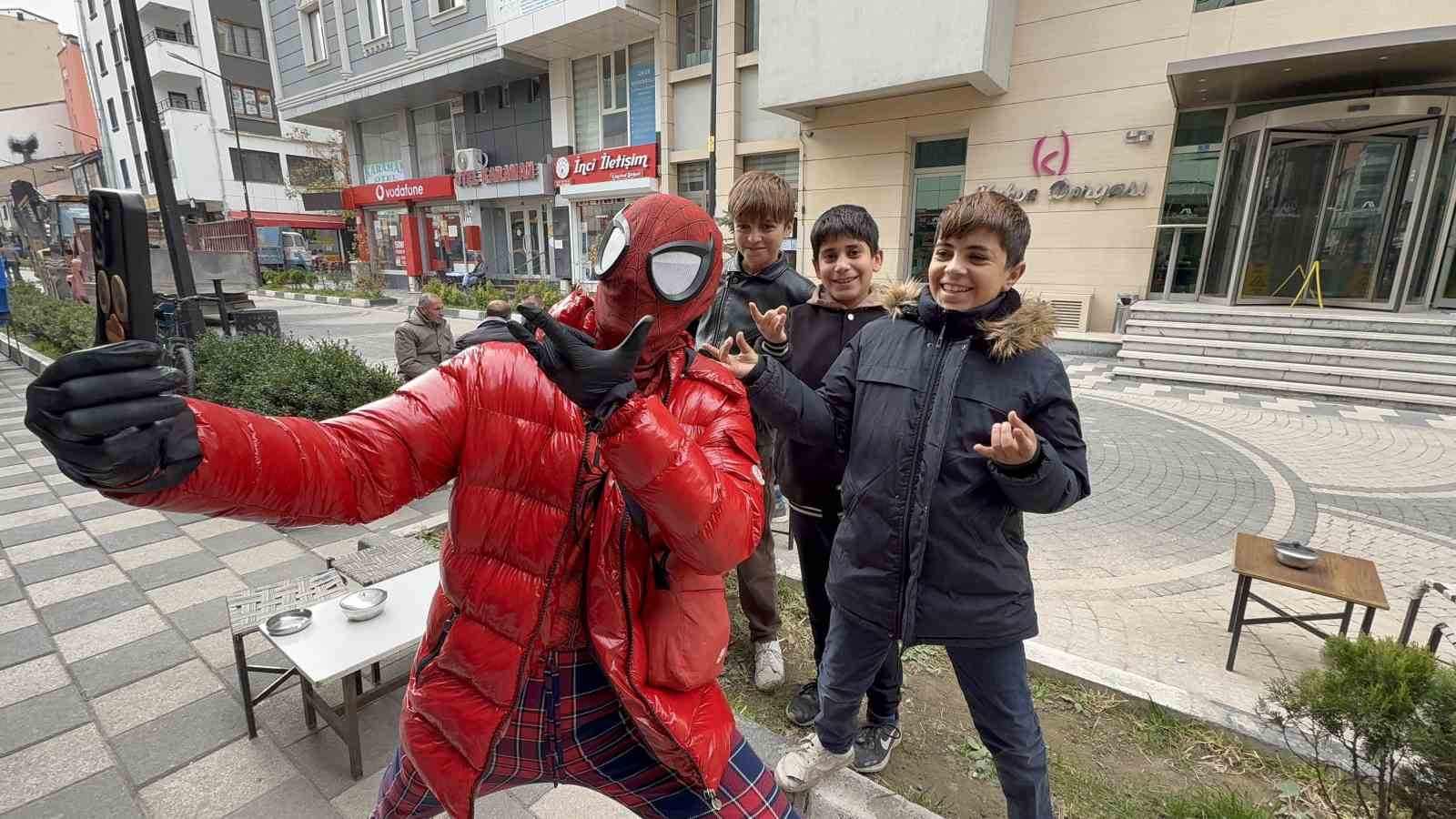 izmirli spidermanden van golune dikkat ceken dalis 1 97vBzSp2