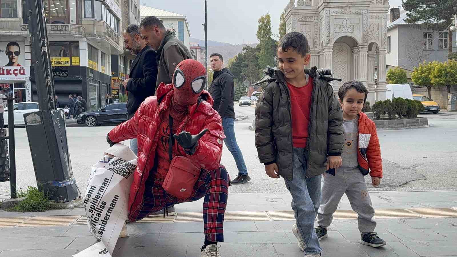 izmirli spidermanden van golune dikkat ceken dalis 3 qEggI1IW