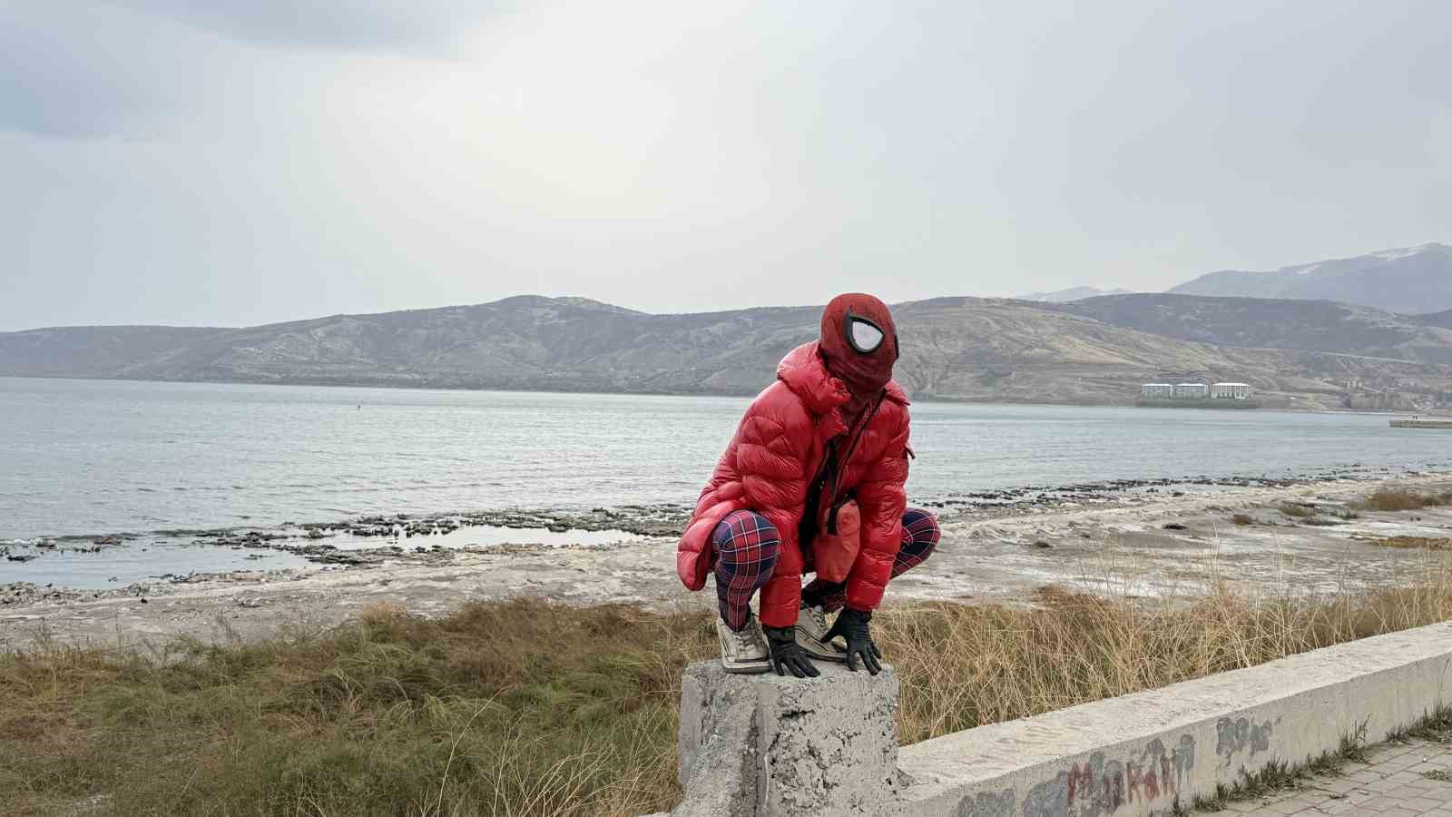 izmirli spidermanden van golune dikkat ceken dalis 4 iEfWyNld