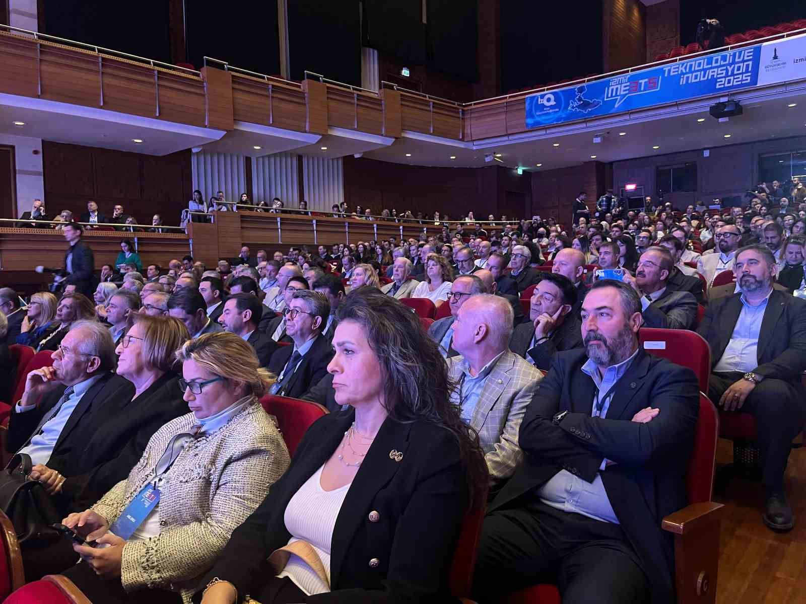izmirmeets 2025 zirvesi basladi 3 YF1YyRmX