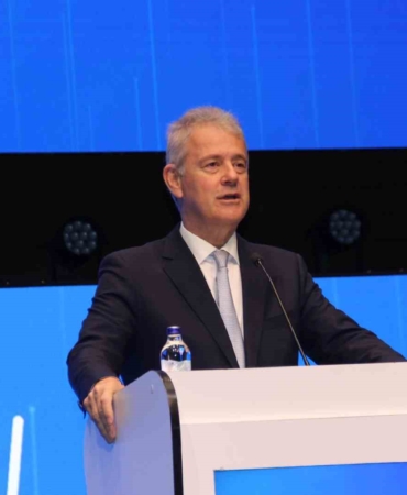 izmirmeets-2025-zirvesi-basladi-5ypsz5Ge.jpg