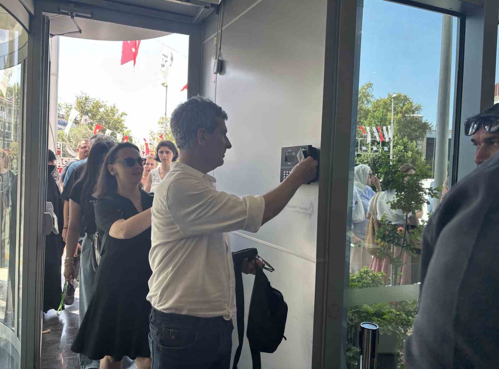 İzmit Belediyesi’ndeki aramalar bitti 5 izmit belediyesindeki aramalar bitti 1 rrCTqu5E