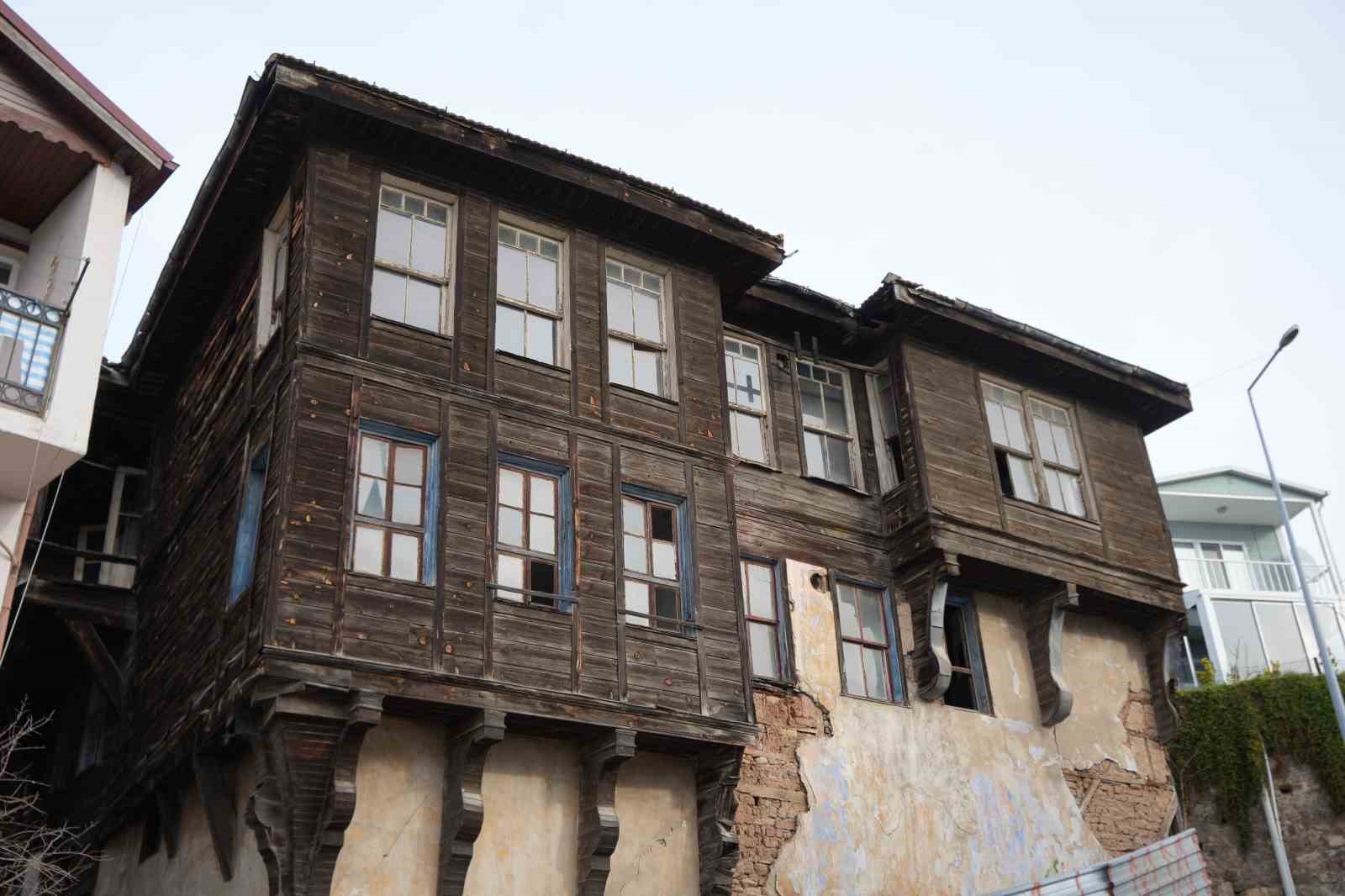 izmitin tarihe taniklik eden evleri restorasyon bekliyor 2 stGcAkwA