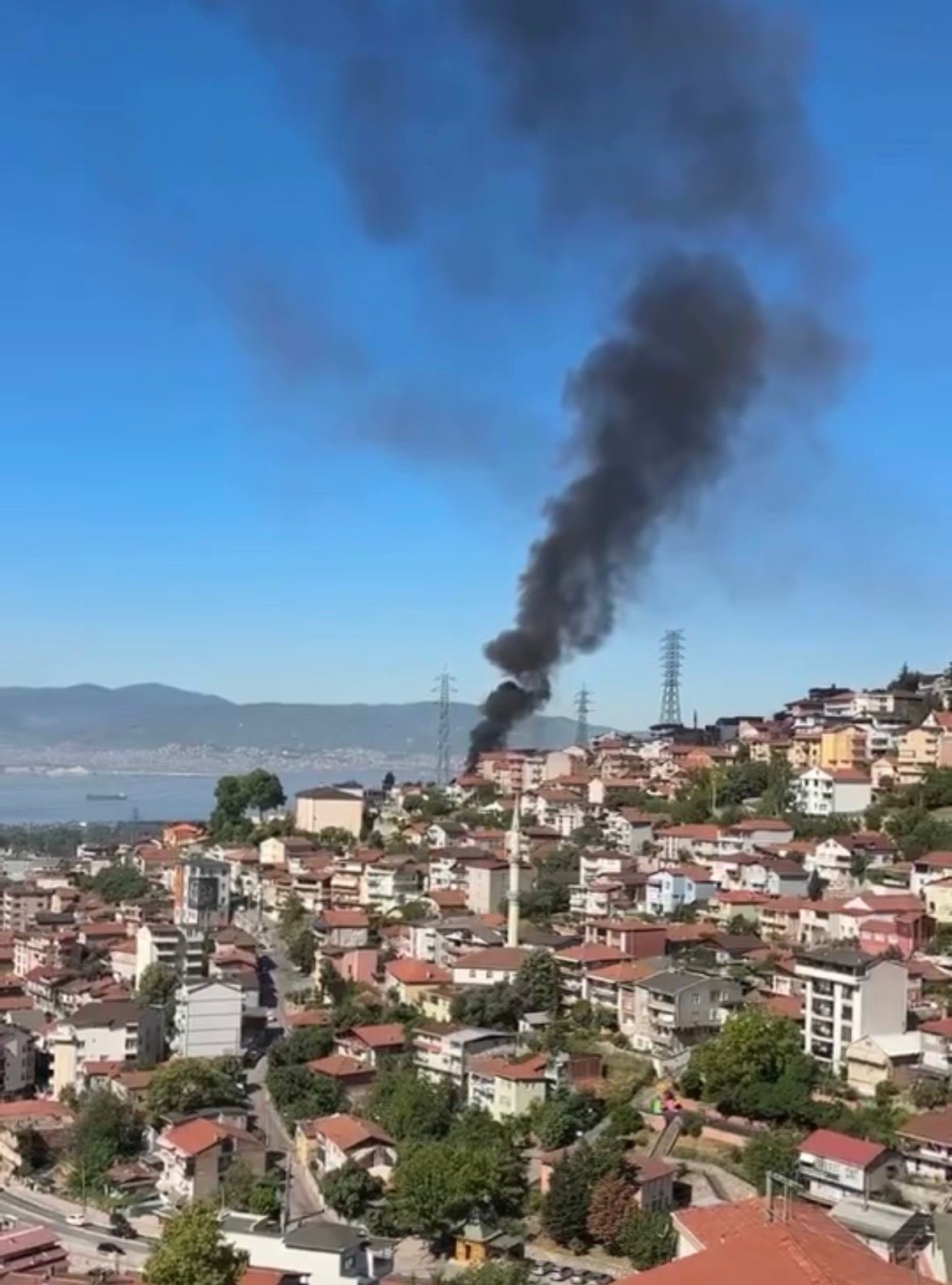 İzmit’te ev yangınında kundaklama şüphesi 9 izmitte ev yangininda kundaklama suphesi 5 D2fugOkg