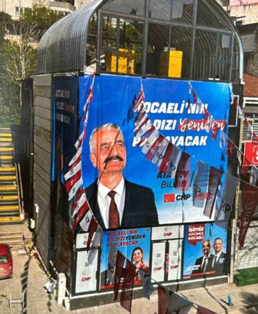 izmitte-kacak-secim-ofisi-polemigi-fatura-kime-kesilecek-E97vRhXW.jpg