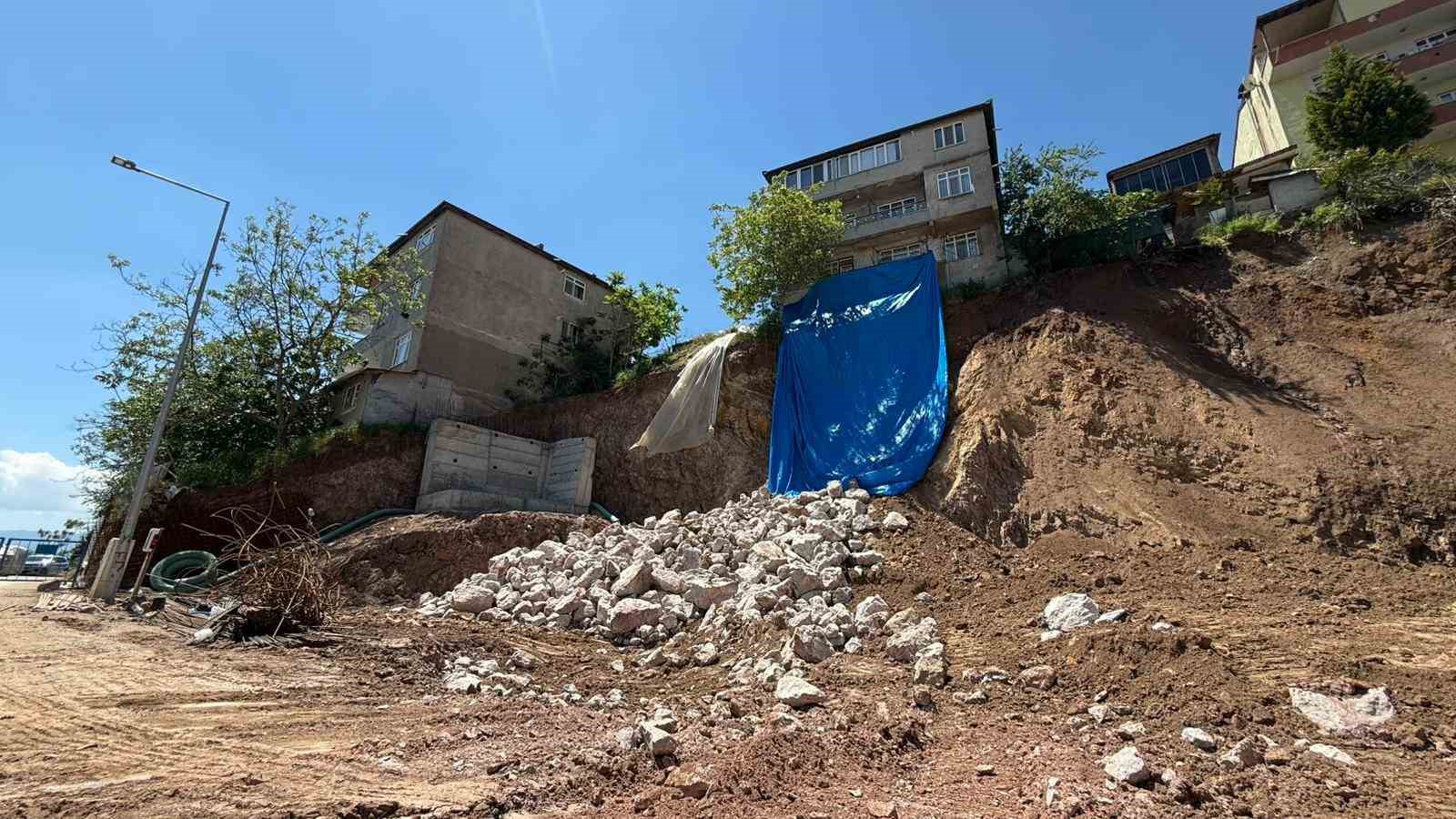 izmitte temel kazisi 56 kisiyi evinden etti 0 nkHPBpEE