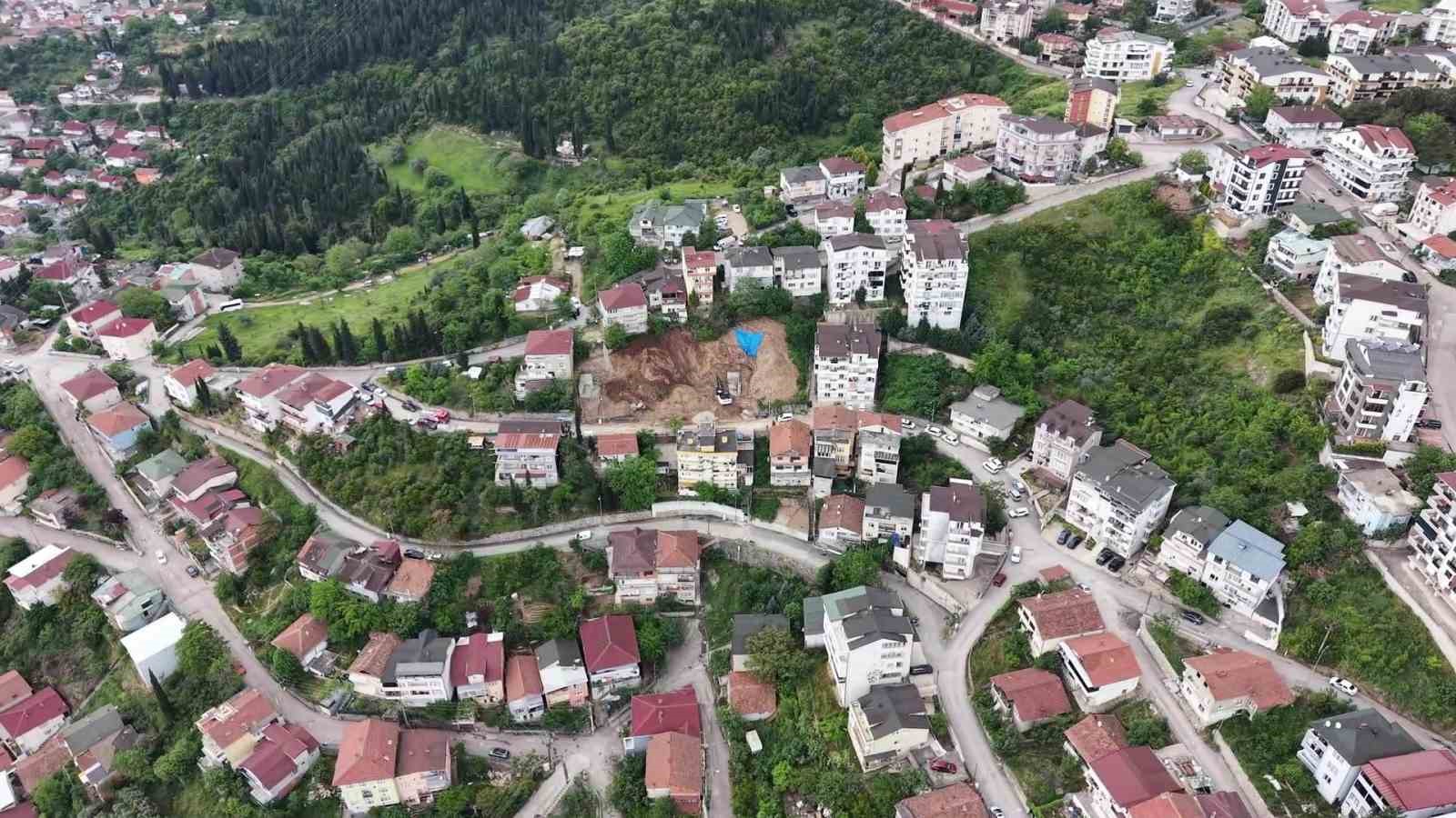 izmitte temel kazisi 56 kisiyi evinden etti 2 NyWhniLp