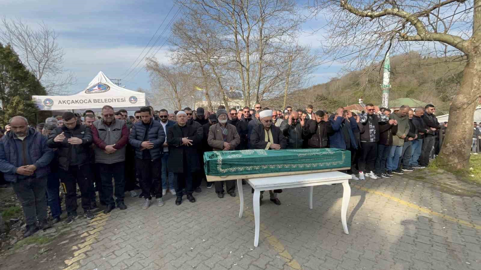 izmitteki silahli saldirida kahreden detaylar tek sucu orada olmak 6 baCZVrwg