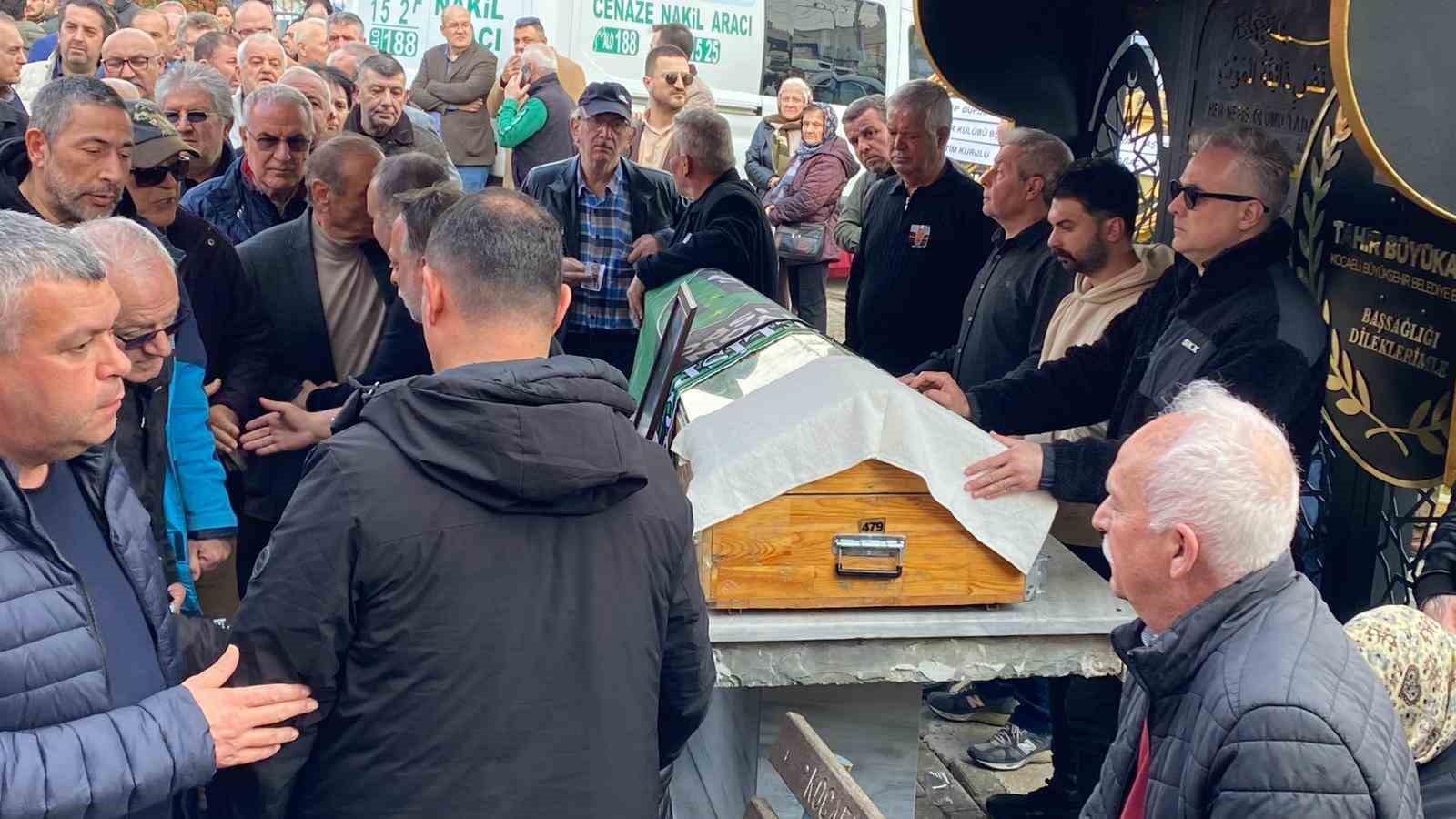 izmitteki silahli saldirida kahreden detaylar tek sucu orada olmak 8 EvHQg113