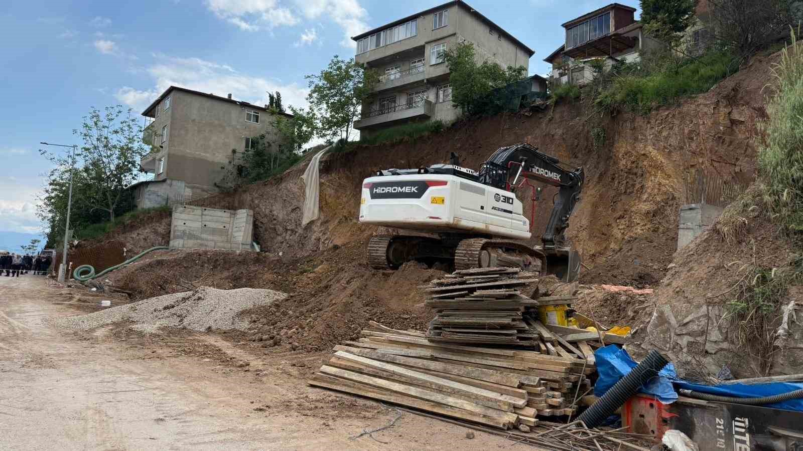 İzmit’teki toprak kaymasıyla ilgili proje sorumlularına 279 bin 340 lira para cezası 5 izmitteki toprak kaymasiyla ilgili proje sorumlularina 279 bin 340 lira para cezasi 1 jAlW2q5V