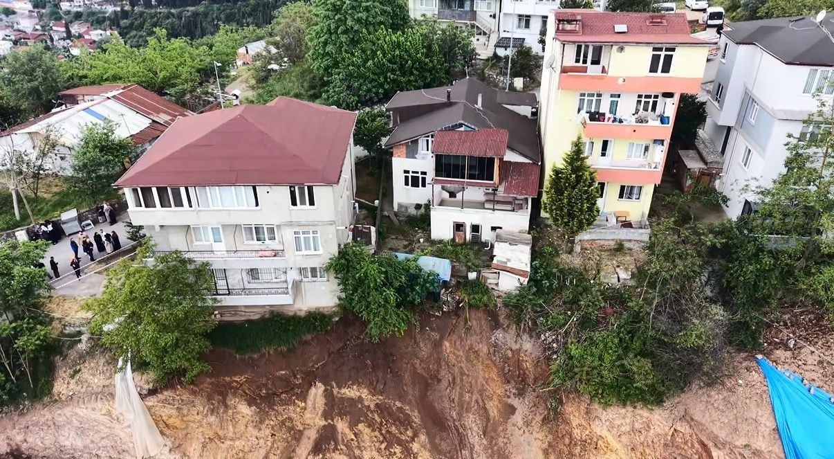 İzmit’teki toprak kaymasıyla ilgili proje sorumlularına 279 bin 340 lira para cezası 6 izmitteki toprak kaymasiyla ilgili proje sorumlularina 279 bin 340 lira para cezasi 2 Ha52yQ65