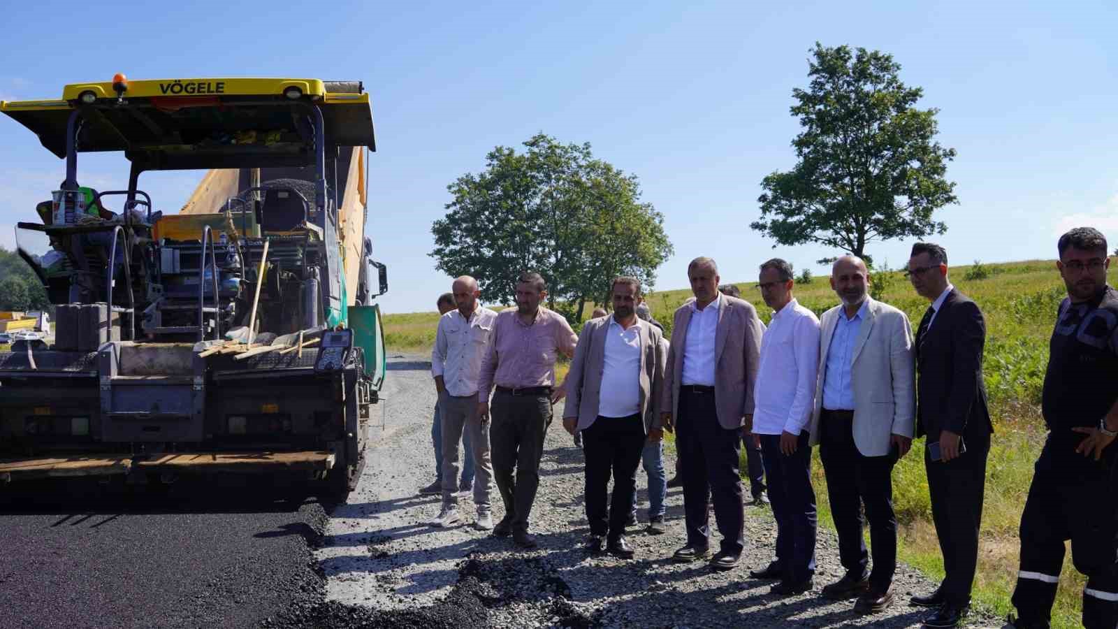 iznik golcuk baglanti yoluna sicak asfalt 1 yUFedmEJ