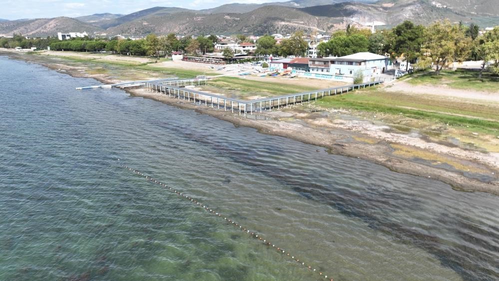 İznik Gölü kuruyor: Cargill’in yer altı sularından yılda 1 milyon metreküpten fazla su çektiği ileri sürülüyor 5 iznik golu kuruyor cargillin yer alti sularindan yilda 1 milyon metrekupten fazla su cektigi aKX5r2UN