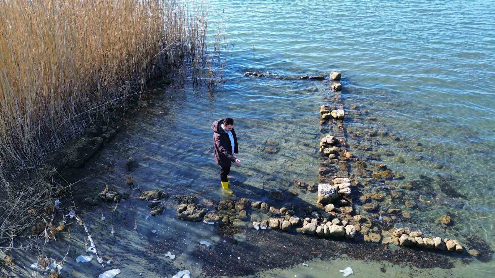 iznik golunde sular cekildibir tarihi eser gunyuzune cikti 0 NkQAleQd