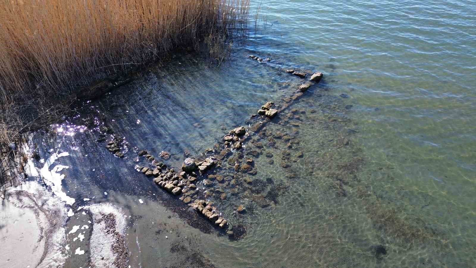 iznik golunde sular cekildibir tarihi eser gunyuzune cikti 2