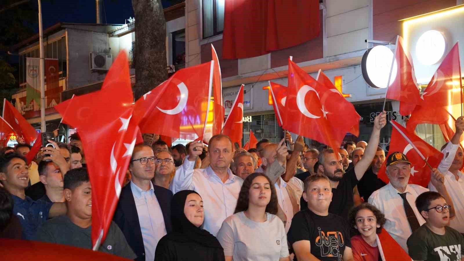 İznikliler meydana akın etti 4 iznikliler meydana akin etti 0 pPl82sZ8