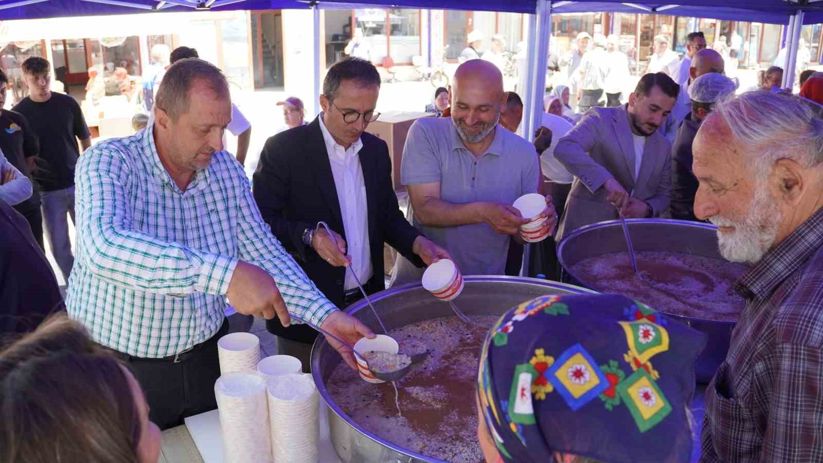 iznikte 5 bir kisilik asure ikrami 2 6UFEAEmC