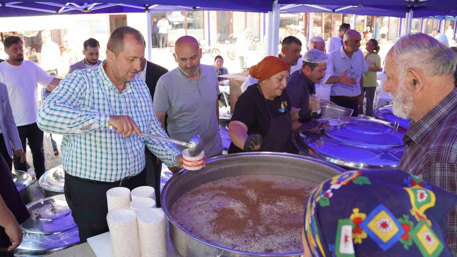 iznikte 5 bir kisilik asure ikrami 3 NNkBO3LQ