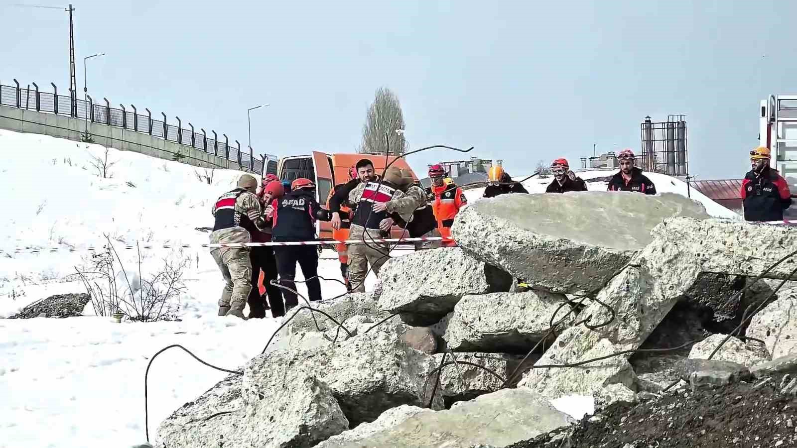 JAK timinden ağır kış şartlarına müdahale tatbikatı 5 jak timinden agir kis sartlarina mudahale tatbikati 1 gIqyXy6W