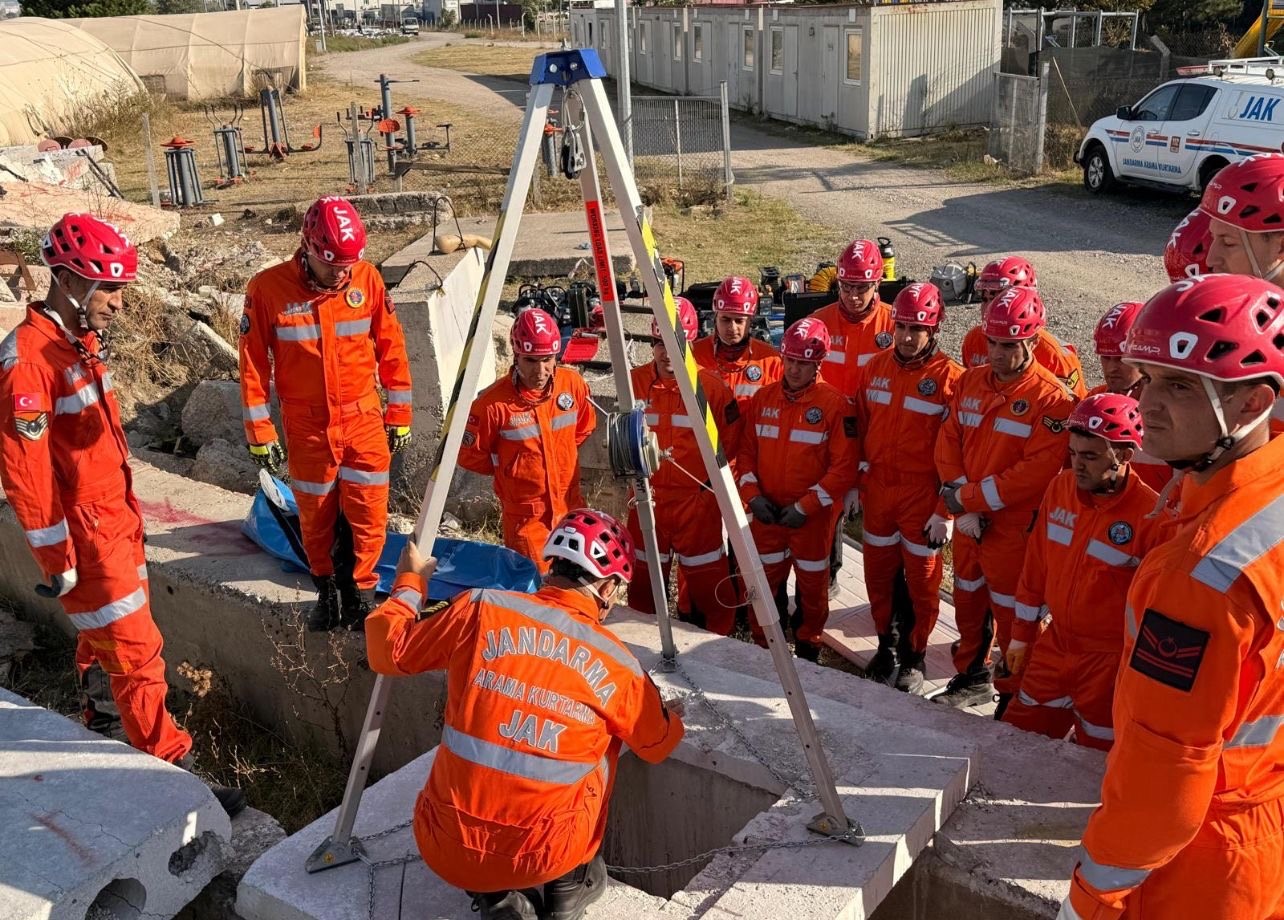 jak timleri egitimlerine araliksiz devam ediyor 1 dfzZvuth