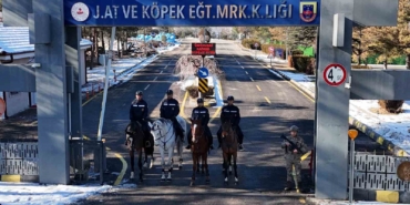 jakemde-atlar-egitimde-LCfOdLan.jpg
