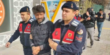 jandarma-baskininda-1-kilo-kokain-2-kilo-esrar-ele-gecirildi-1-tutuklama-J64gVdXm.jpg