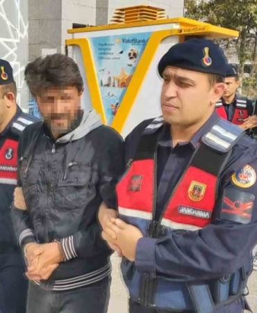 jandarma-baskininda-1-kilo-kokain-2-kilo-esrar-ele-gecirildi-1-tutuklama-J64gVdXm.jpg