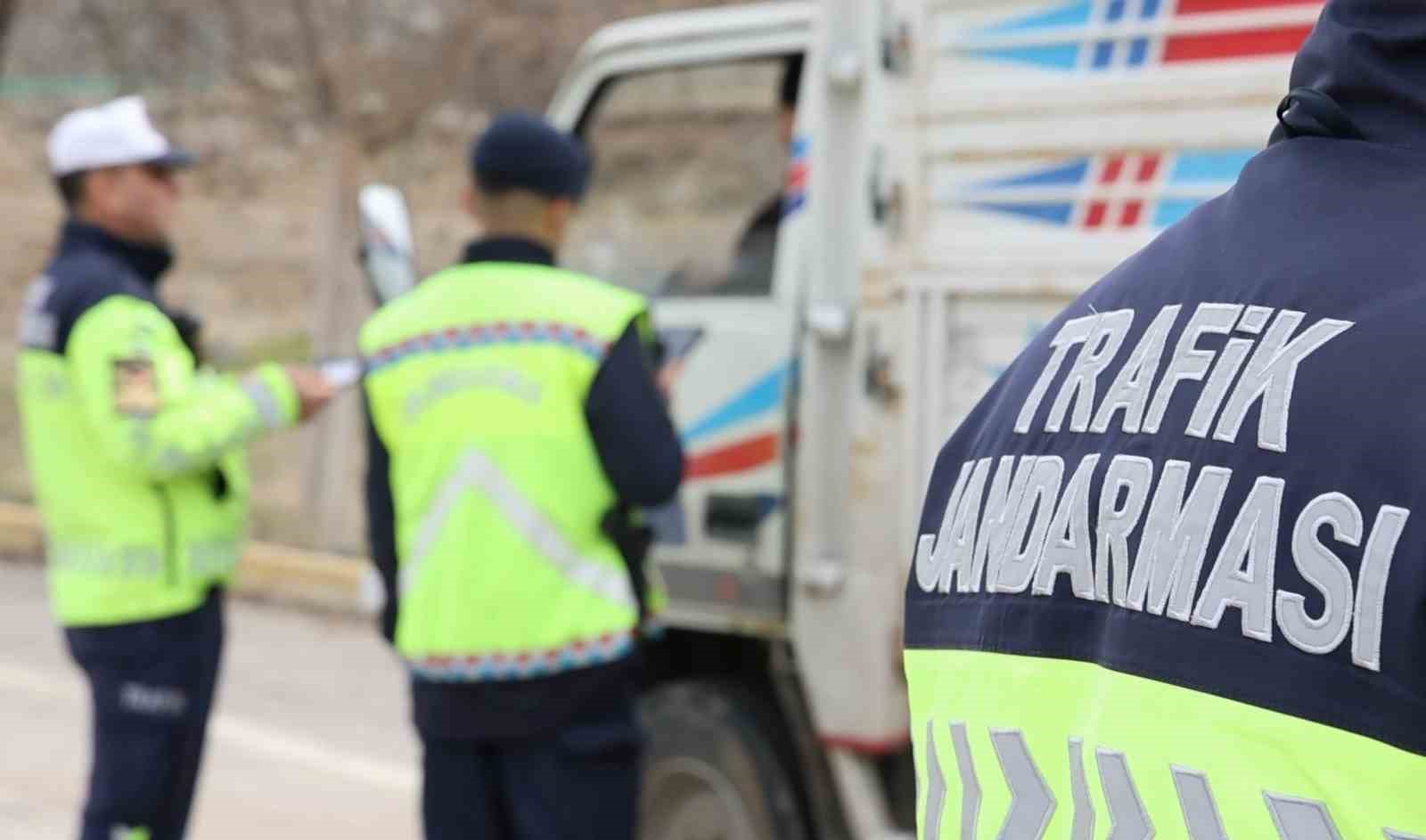 jandarma bayram oncesi denetimlerini arttirdi 1